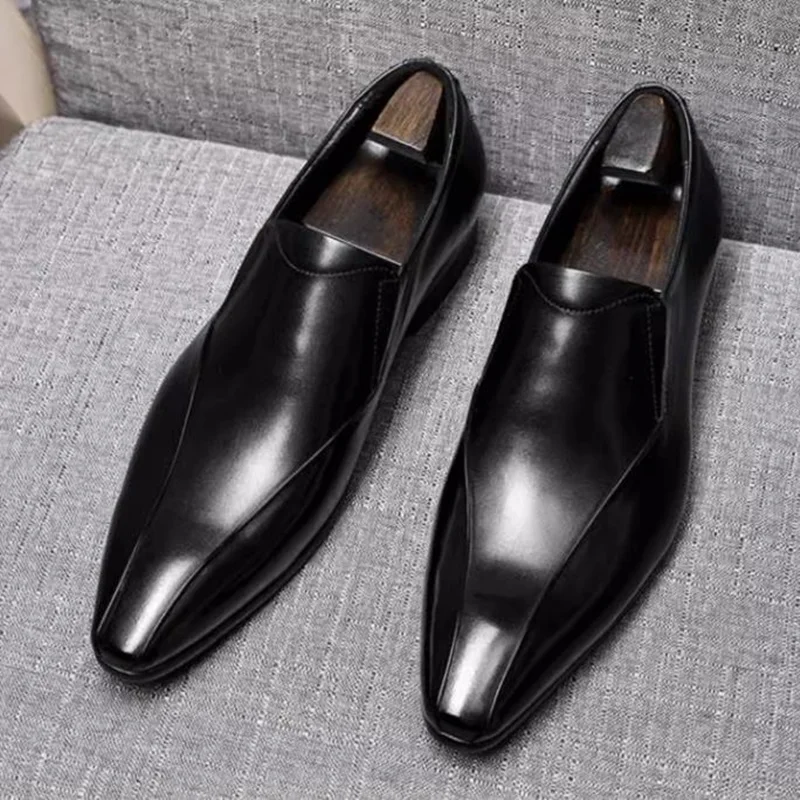 New Bright Leather Men's Loafers Fashion British Pointed Toe Casual Shoes Men Fashion Soft Hairdresser Leather Dress Shoe