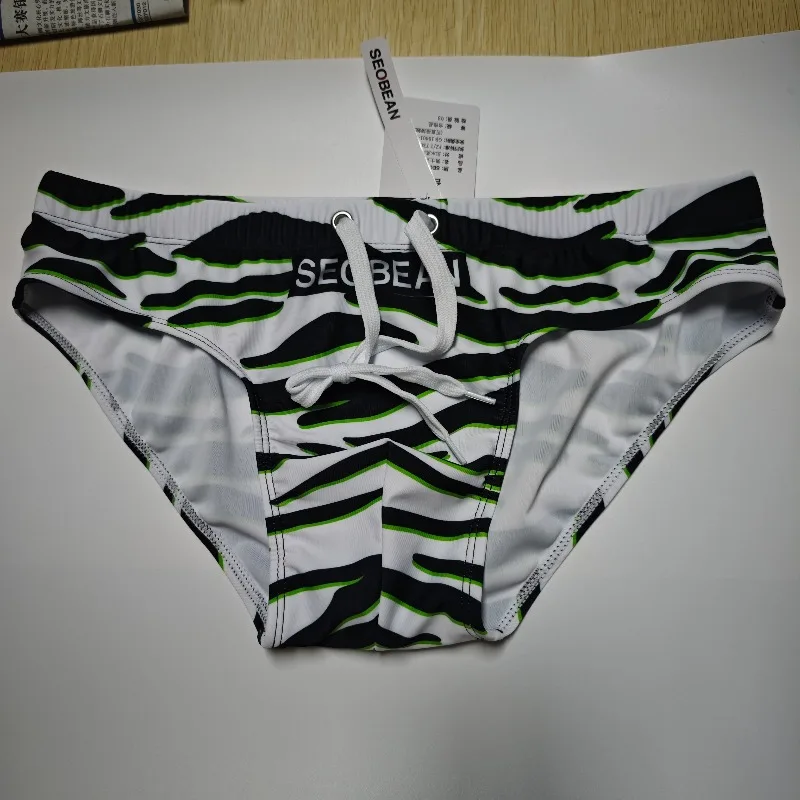 

2026 New Original Image Source Summer Designer Irregular Striped Men's Swimming Trunks Seaside Hot Spring Swimming 260902