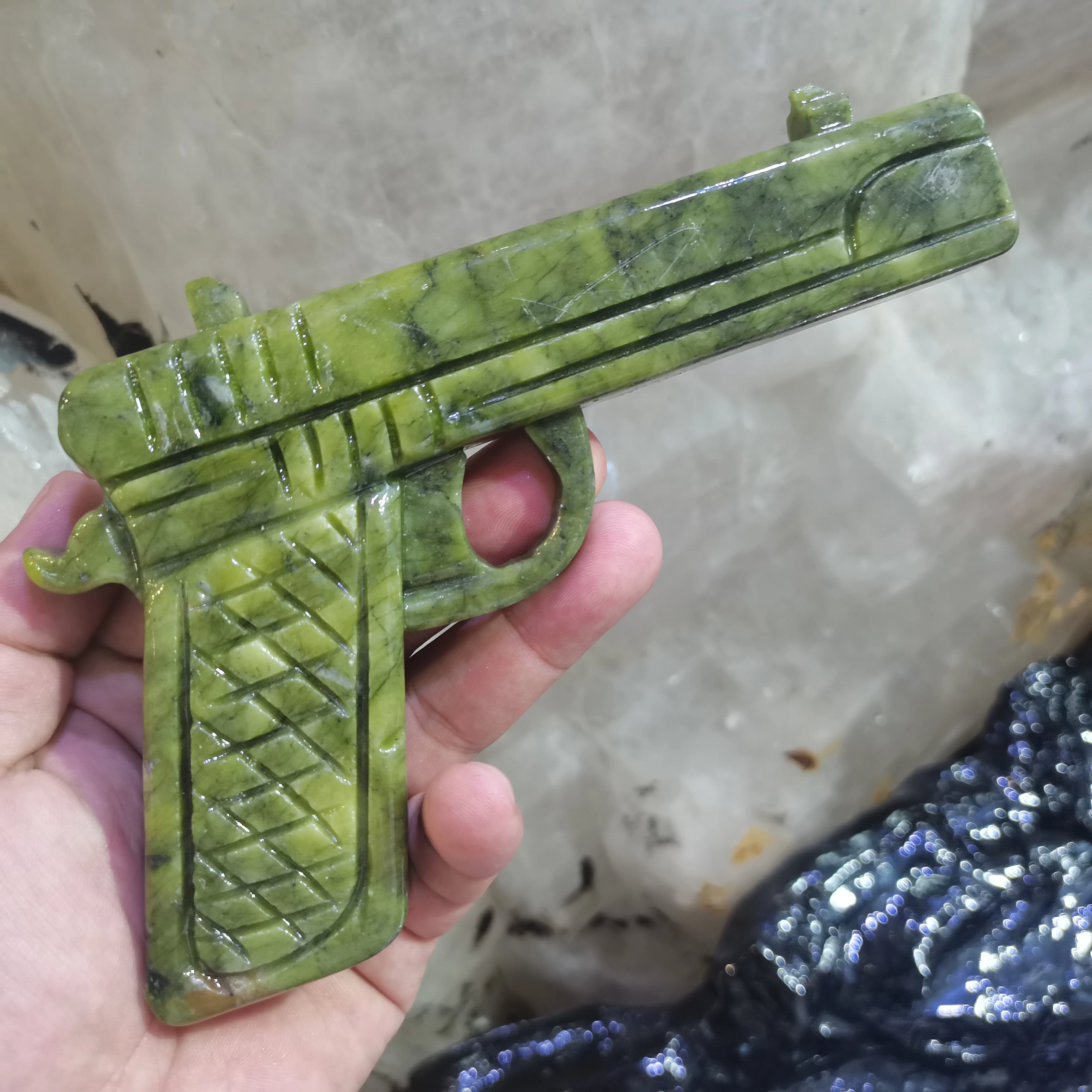 170mm Natural Xiuyan Jade Quartz Carving Pistol Model Healing Gemstone Craft Gift for Home Decoration 1 Piece