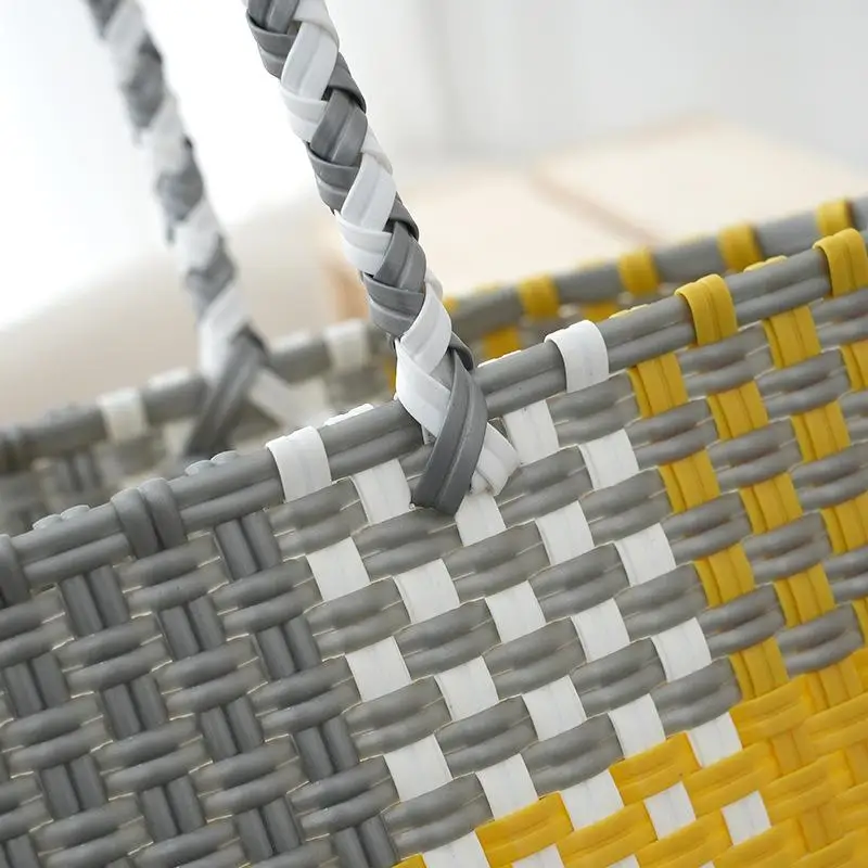 Casual Basket PE Straw Top Handle Bags Fashion Tote Bags for Women Handmade Holiday Beach Bag Ladies Woven Square Hand Bags