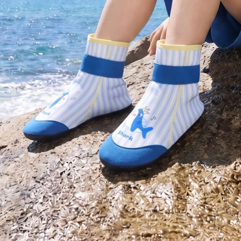 Kids Mid-calf Water Socks Elastic Cuff Cartoon Striped Print Non-slip Soft Sole Quick Dry Beach Swimming Outdoor Aqua Shoes