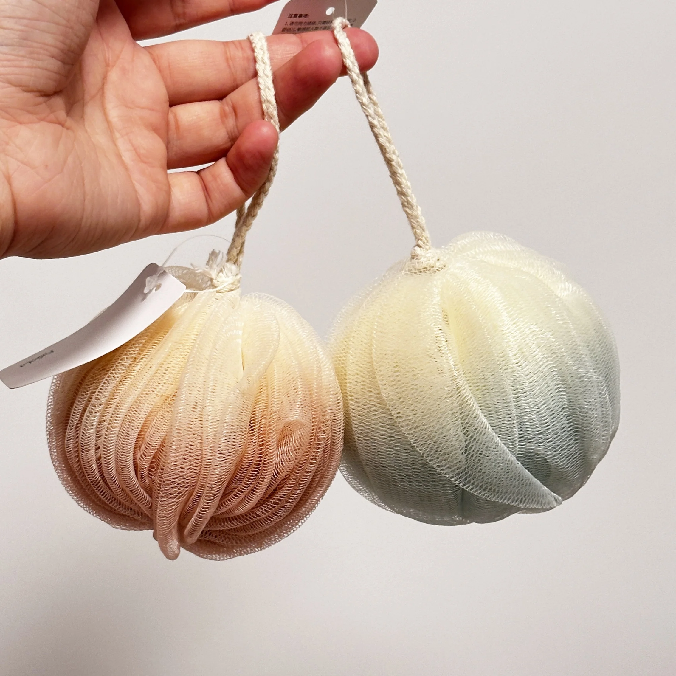 

New QQ Bubble Bath Ball Soft And Hard Suitable for Ba Scrubbing Stain Removal Itch Relief Bath ower Bath Flower Foam Ball