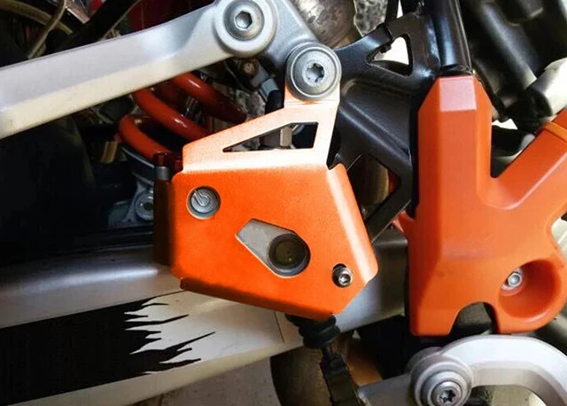 For 950 990 ADVENTURE S R 990 SUPERMOTO /R 990SMT 2006-2013 Motorcycle Accessories Rear Brake Pump Protection Guard Cover