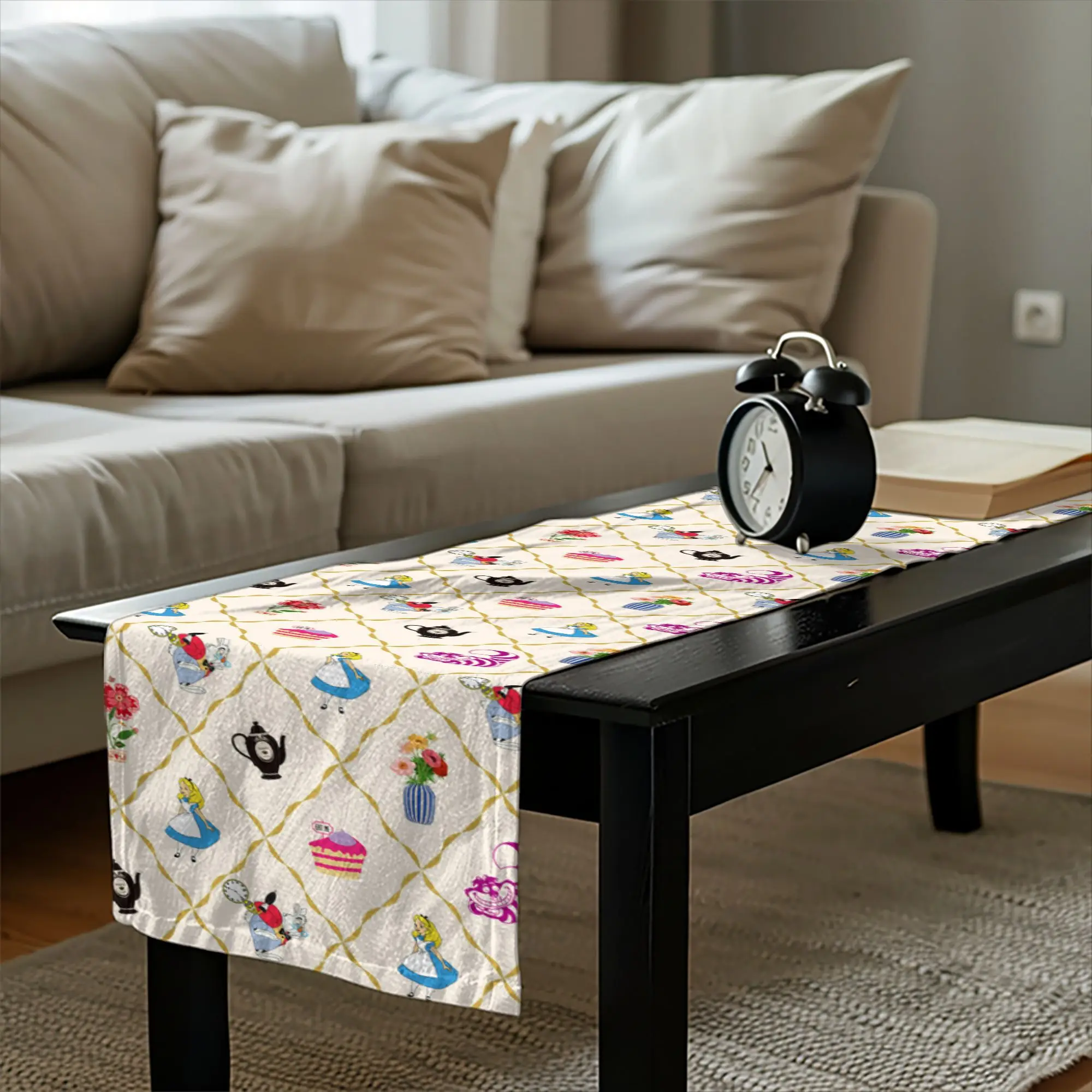 قطعة واحدة من مفرش طاولة حفلات الشاي من Disney Alice in Wonderland - ديكور طاولة بطابع Alice and the Mad Hatter - مثالي لديكور المطبخ الموسمي