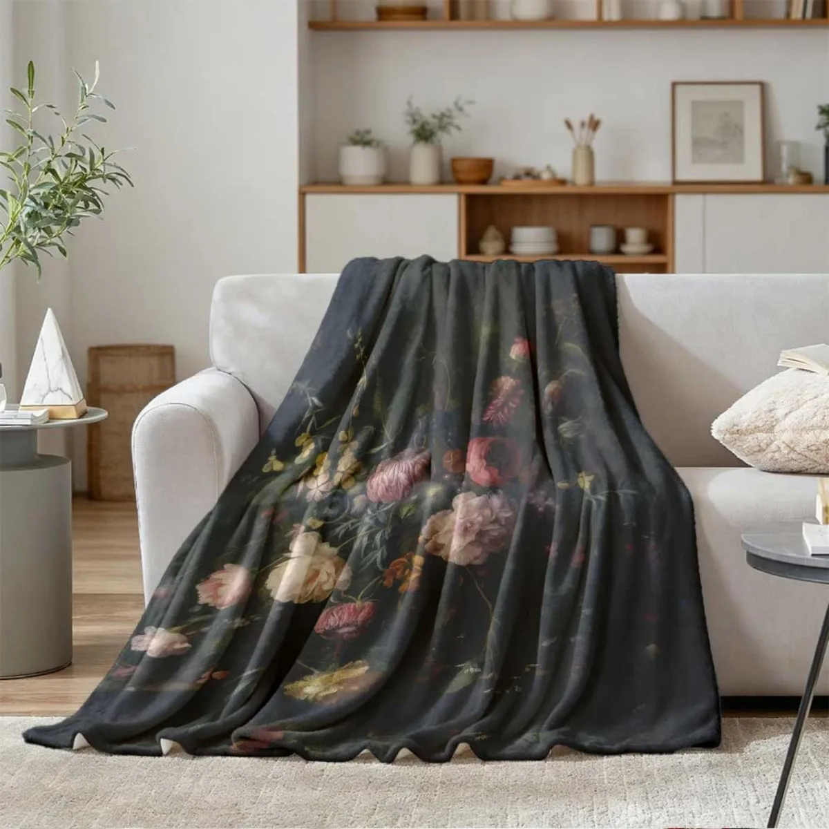 Dark Vintage Oil Painting Floral Flannel Throw Blanket, Classic Bouquet Print Soft Warm Blanket for Sofa Bedroom Home Decor