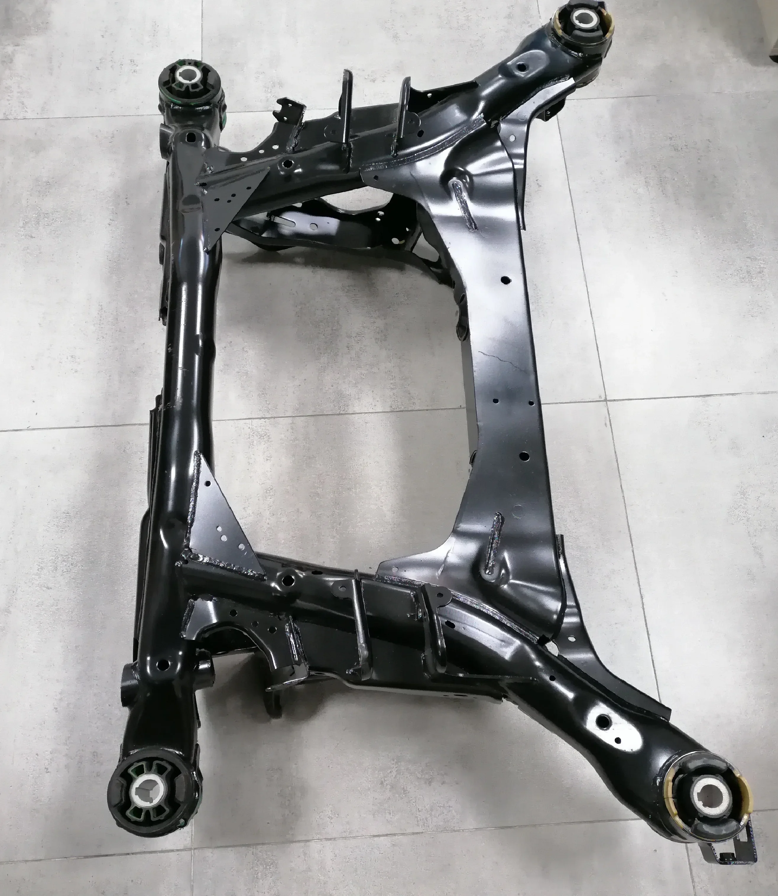 LR135137  L8D25K091 for Range Rover Sports(15-) Evoque(19-) Bracket Rear Crossbeam