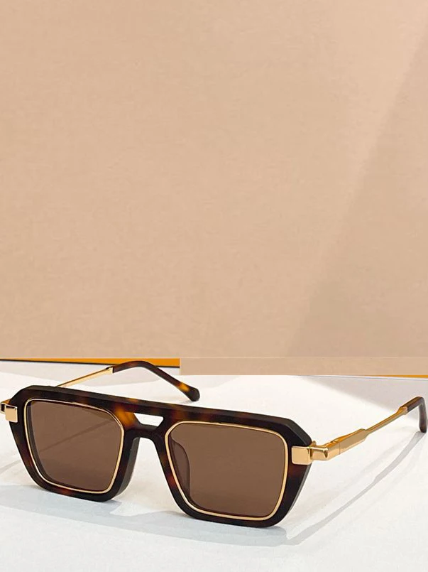 

Fashionable New Sunglasses High Quality and Texture Versatile and Trendy Sunshade Square Frame Elegant 2585U Metal Sheet