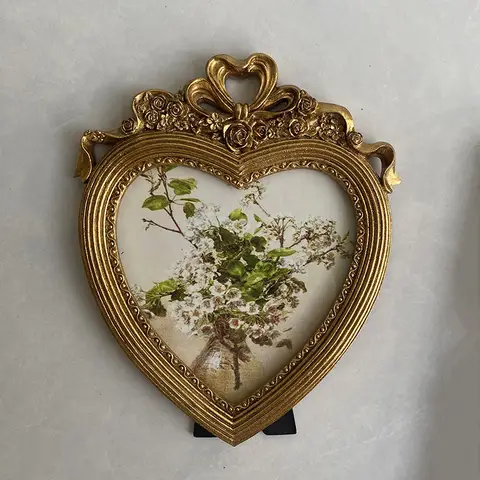 16.5cm European-style Embossed Resin Photo Frame Hanging On The Wall, Heart-shaped Photo Frame For Wedding Photos