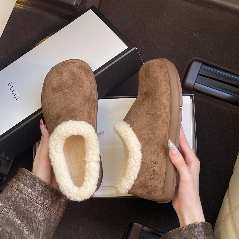 รองเท้าผ้าพลัฌแฟชั่นปี 2025 บุขนด้านใน รองเท้าผ้าฝ้ายสำหรับผู้หญิงใส่สบายในฤดูหนาว เข้าได้กับทุกชุด หัวกลม