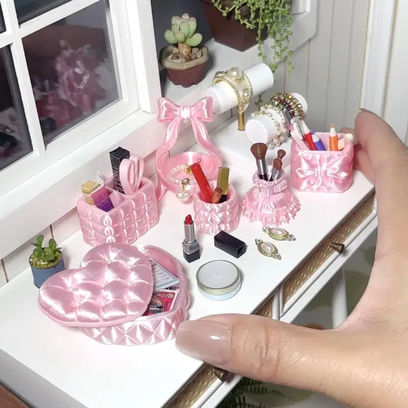 Miniature Pink Cosmetic Storage Box - 1:6 Scale Dollhouse Furniture & Accessories, Micro Scene DIY Photo Props for 11.5 Inch Dol