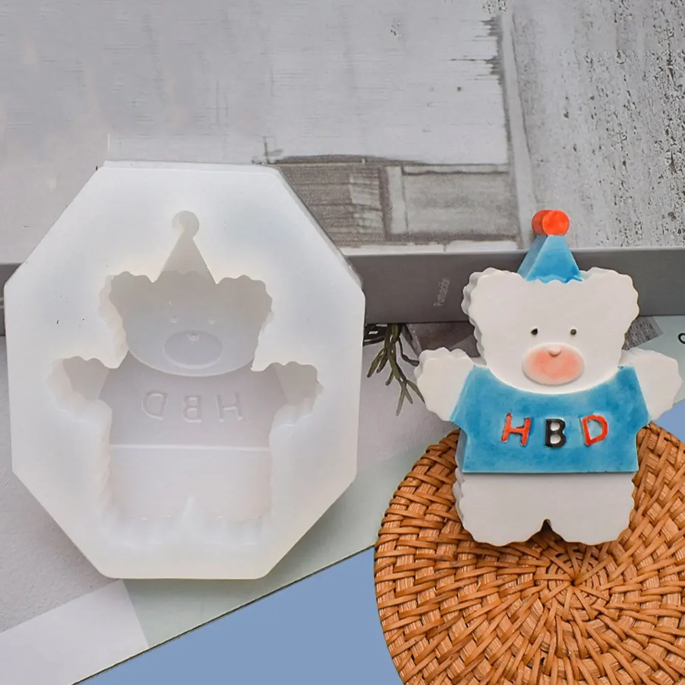 1pc- Candy DIY Bear Candle Plaster silicone mold Cake decoration mold