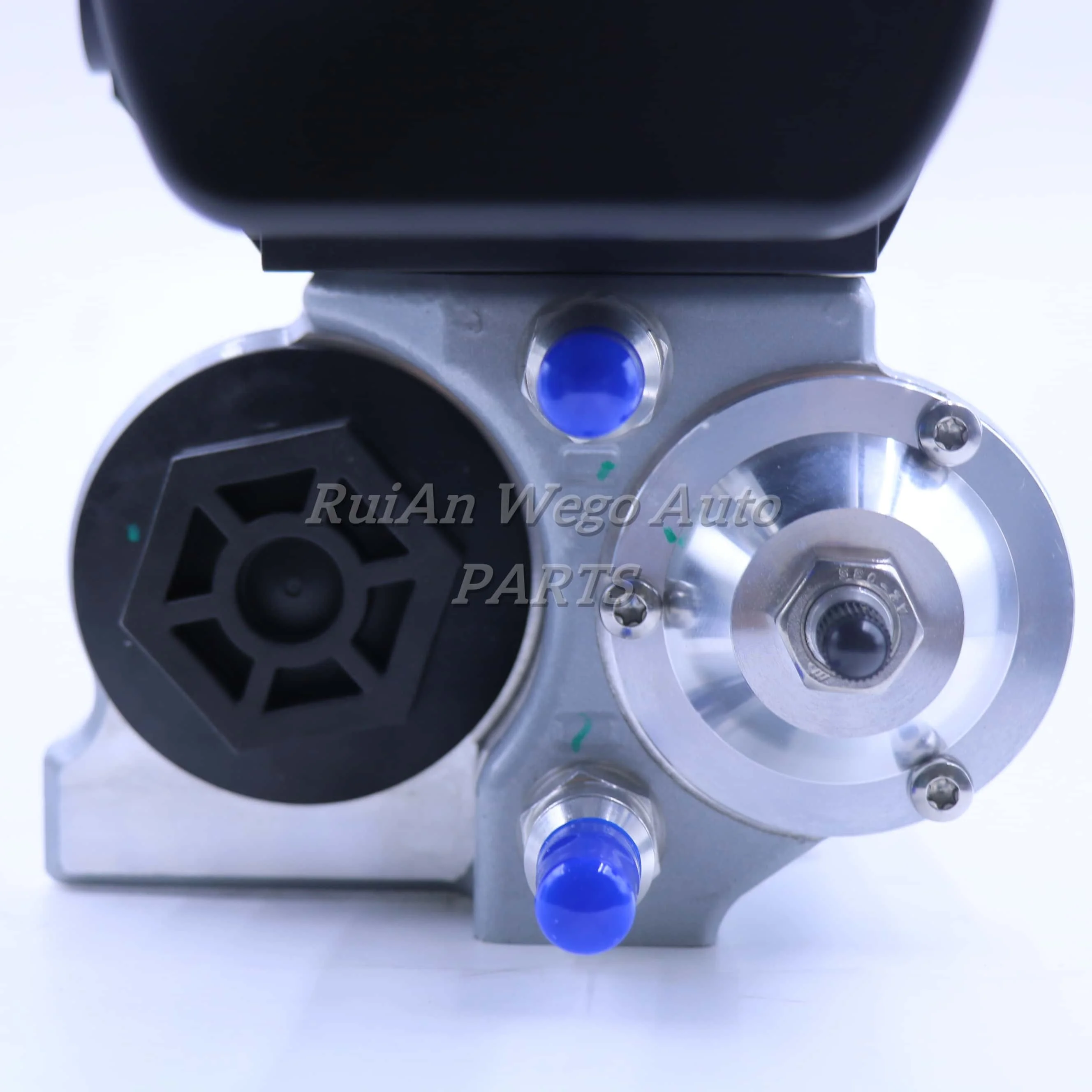 SCR  Pump for Mercedes    Truck Model A0001404478 A0001401578 A0001400478 A0001400378 New Condition