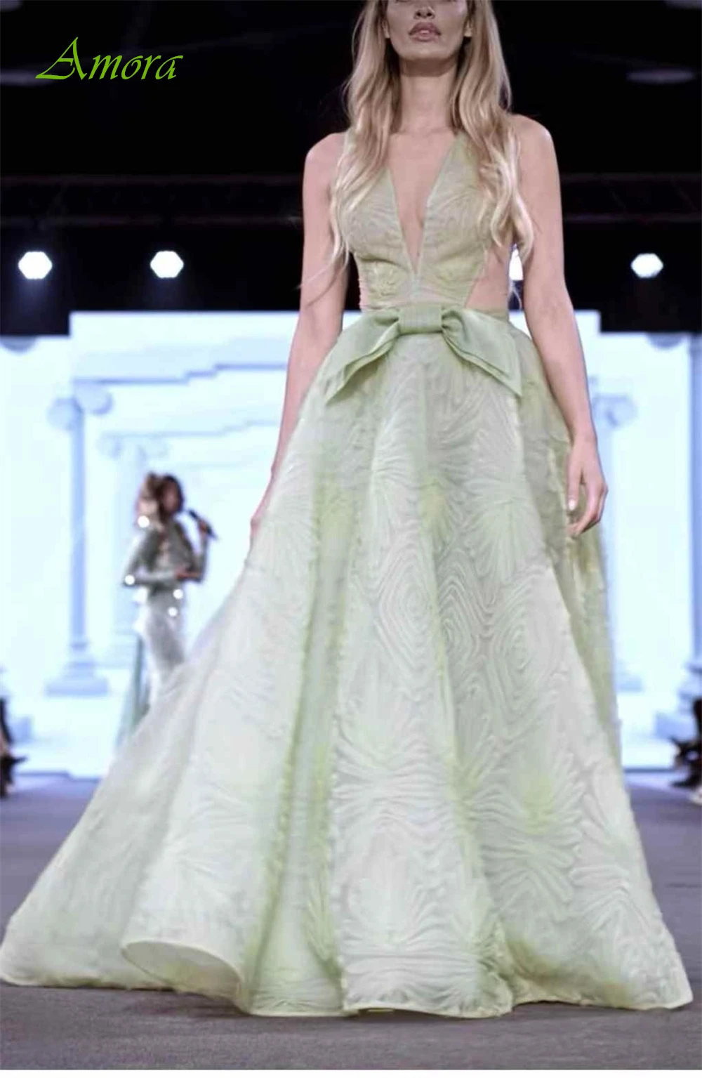 

Customized A-Line Sexy V-Neck Evening Dress and Sparkly Delicate Bespoke Occasion Gowns Sleeveless Exquisite Bow Prom Dress