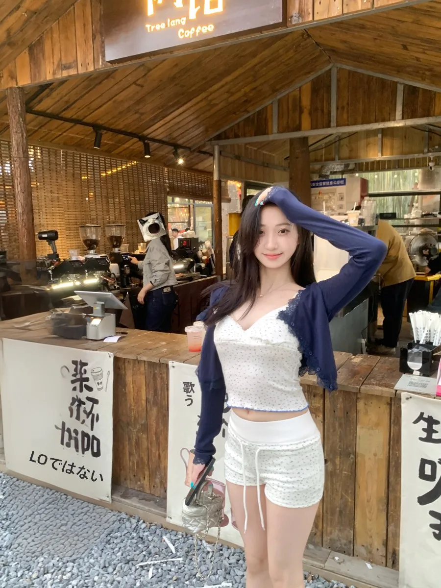 

Spicy Girl Floral Print Drawstring Crop Top Vest Super Short Pants Long Sleeve Knitted Cardigan Three Piece Set Women Spring