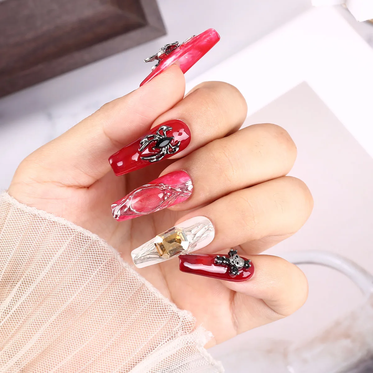 10 pec Cross Fake Nails 3D Flower Shell Fresh Design Women's Full Set Acrylic Wearable French Nail Tip Art