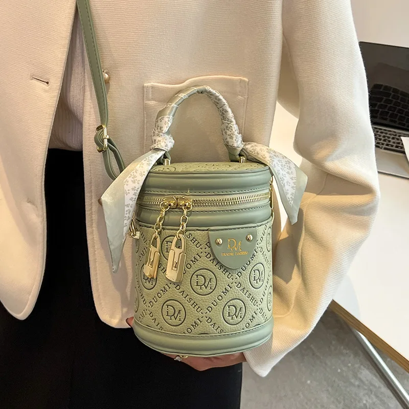 

New Autumn Winter Shoulder Crossbody Bucket Bag for Women High-end Large Capacity Handbag Luxury Autumn Winter Fashion Bag Bolsa