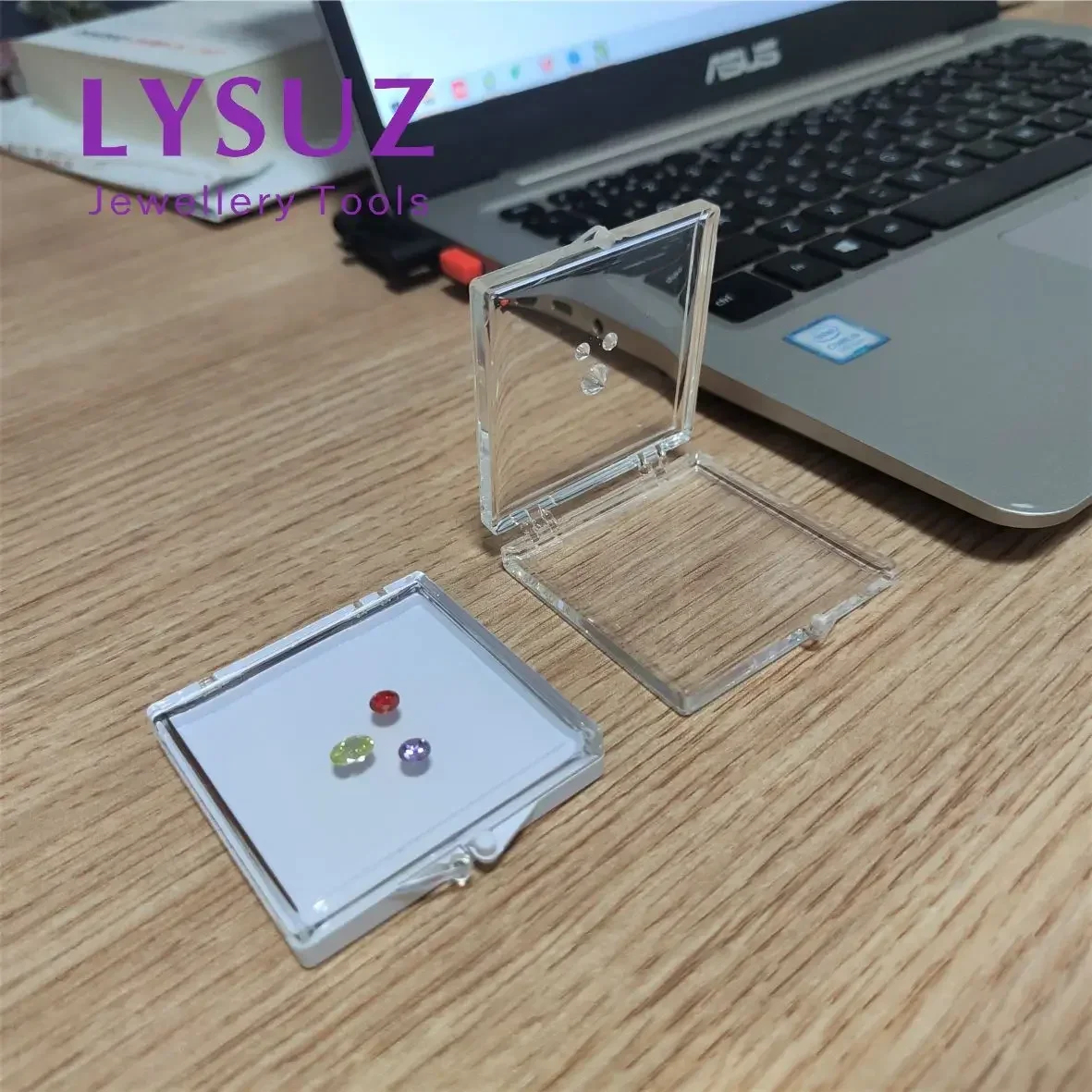 Scatola di gemme adesive scatola di esposizione di diamanti vetrina vassoio di imballaggio gioielli acrilico appiccicoso piccola modellazione di pietre preziose