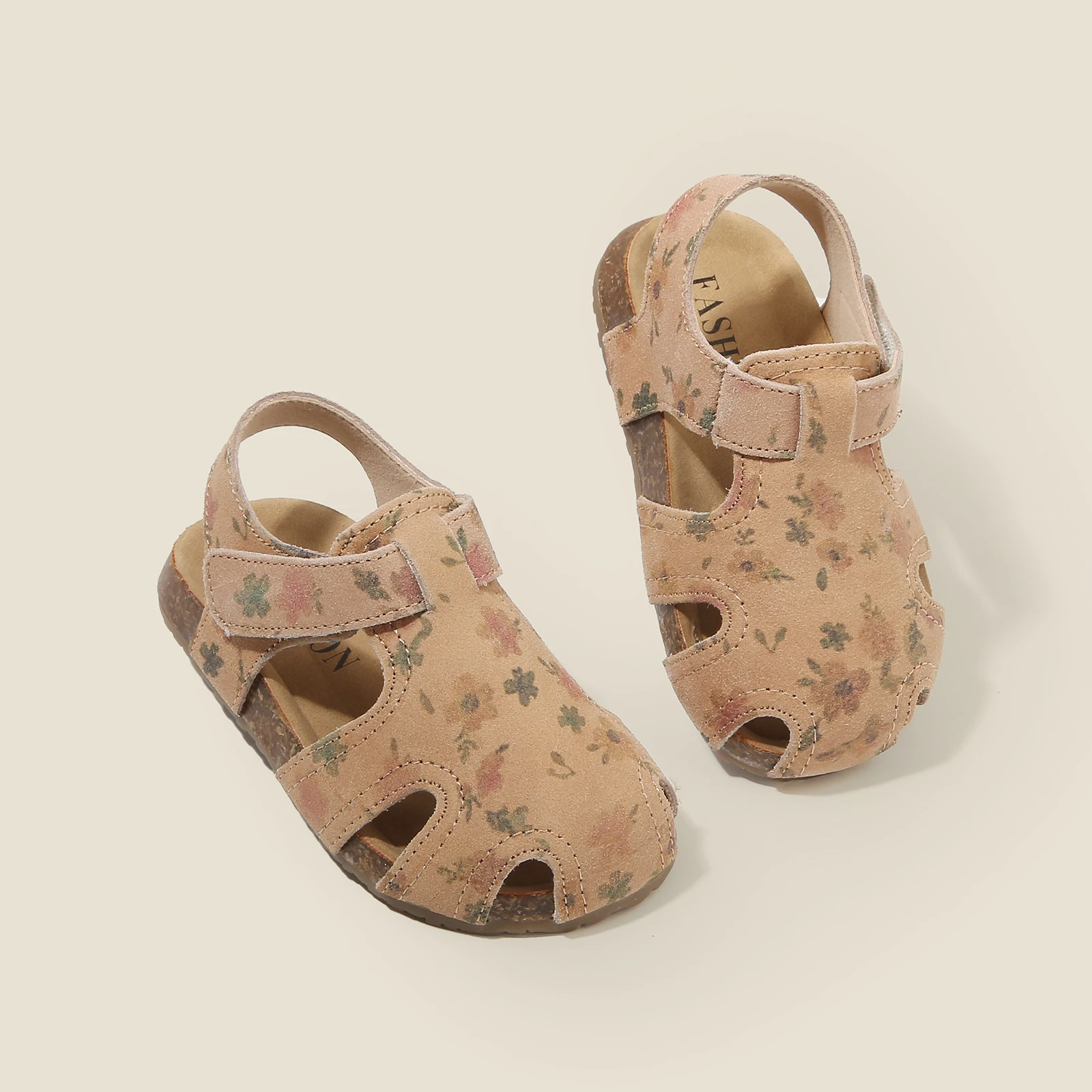 

Новая модная летняя пляжная обувь на мягкой подошве для девочек на мягкой подошве для мальчиков Baotou, корейская детская нескользящая обувь на заказ, оптовая продажа