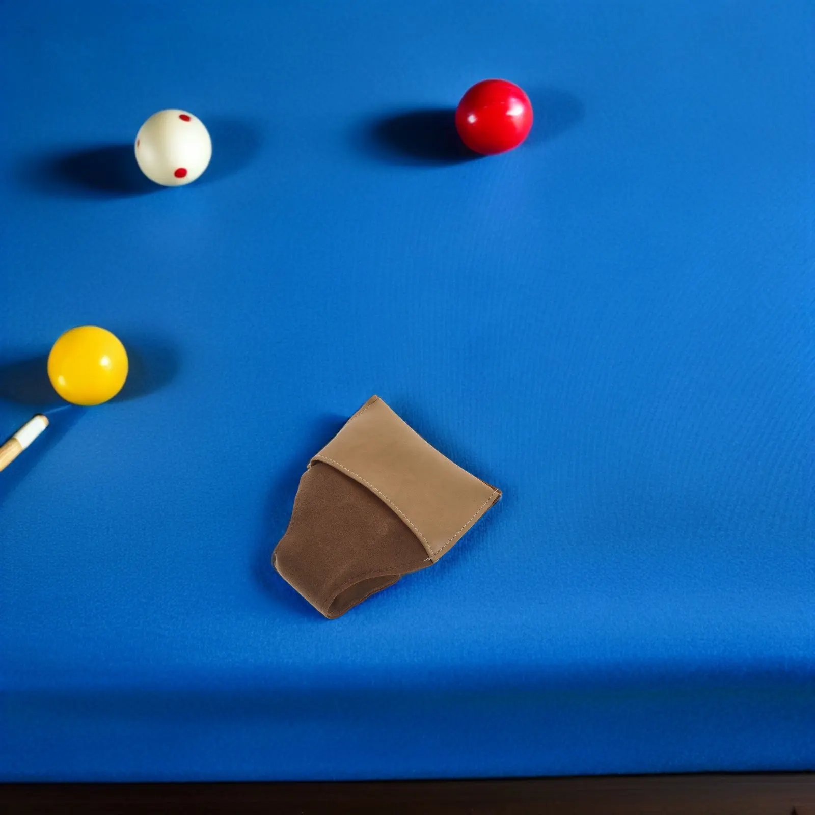 Brown PU Pool Cue Chalk Holder Snooker Chalk Pouch Portable Reusable Keeper for Table Side Use Billiard Accessory