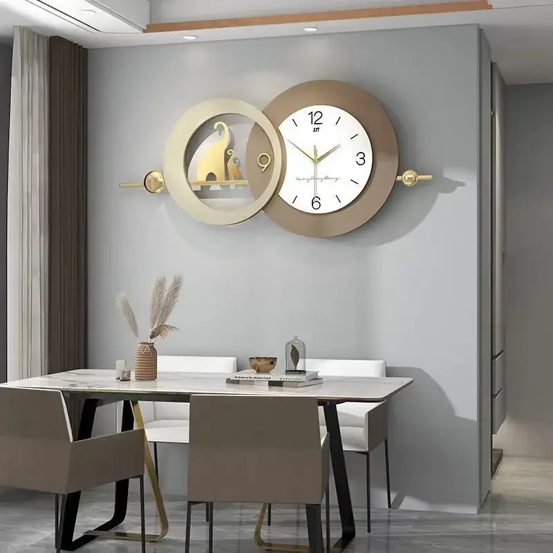 Luxury wall clock, , high-end sense of home decoration, dining room wall clock hanging on the wall, simple wall clock, no holes.