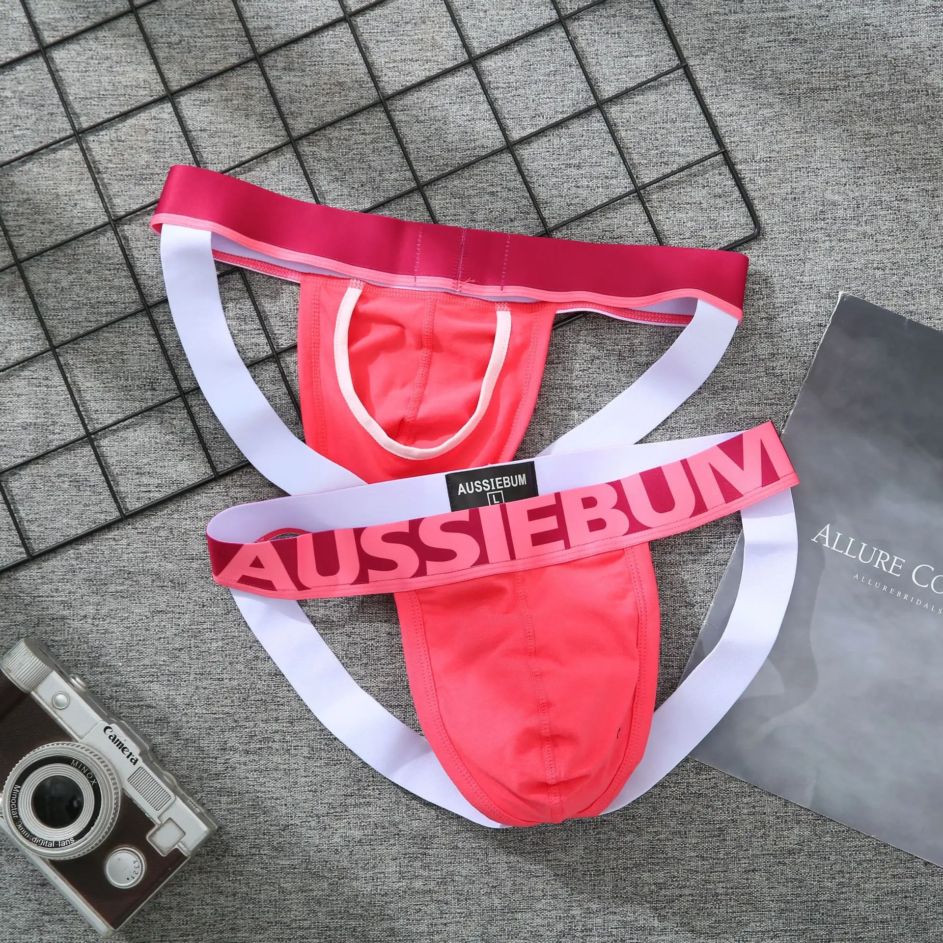 New men's low-rise double-butt panties cotton non-marking buttock lift U-embossed thongs AUSSIEBUM