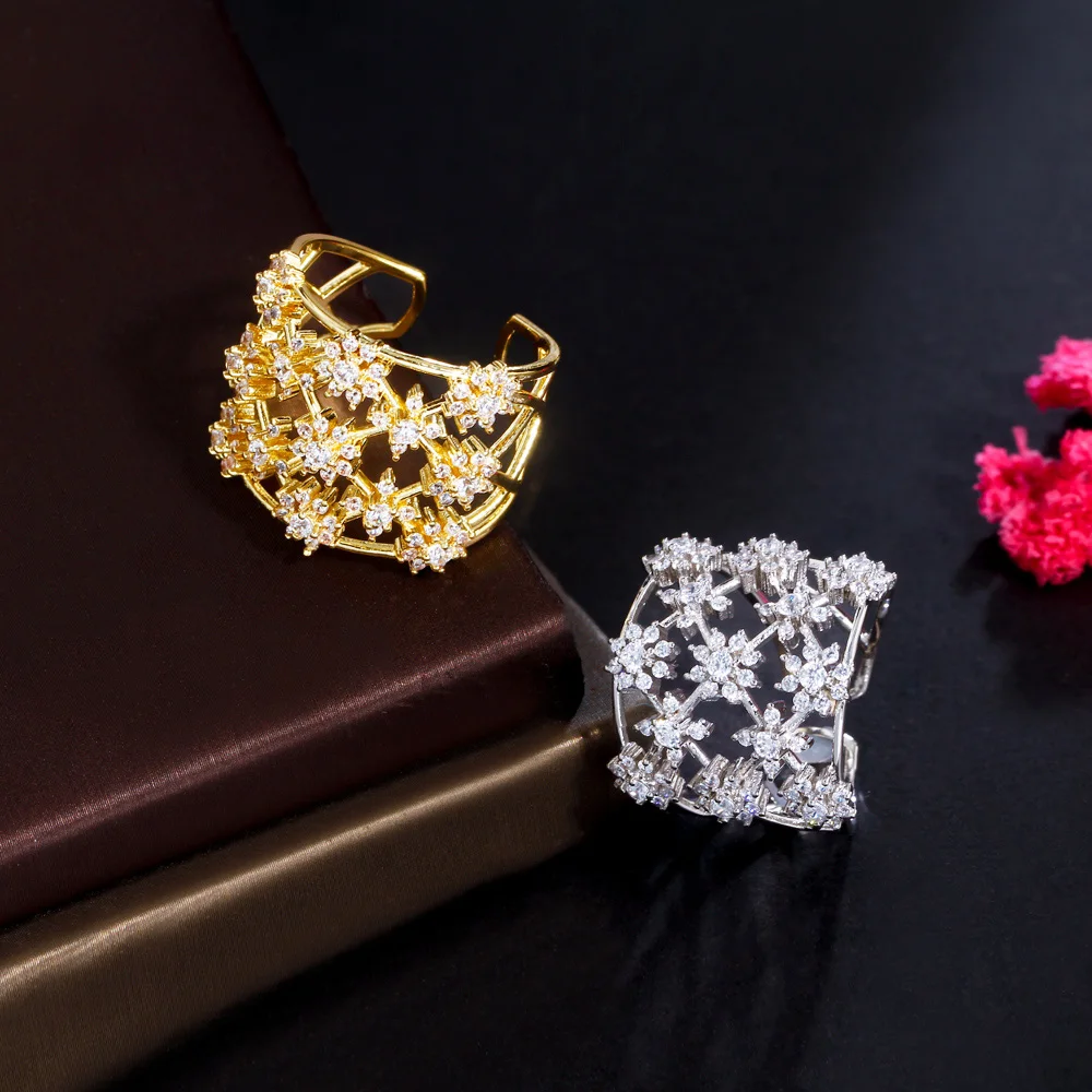 CWWZircons Adjustable White Gold Plated Cubic Zirconia Cluster Flower Hollow Out Big Wide Bridal Wedding Rings for Women R224