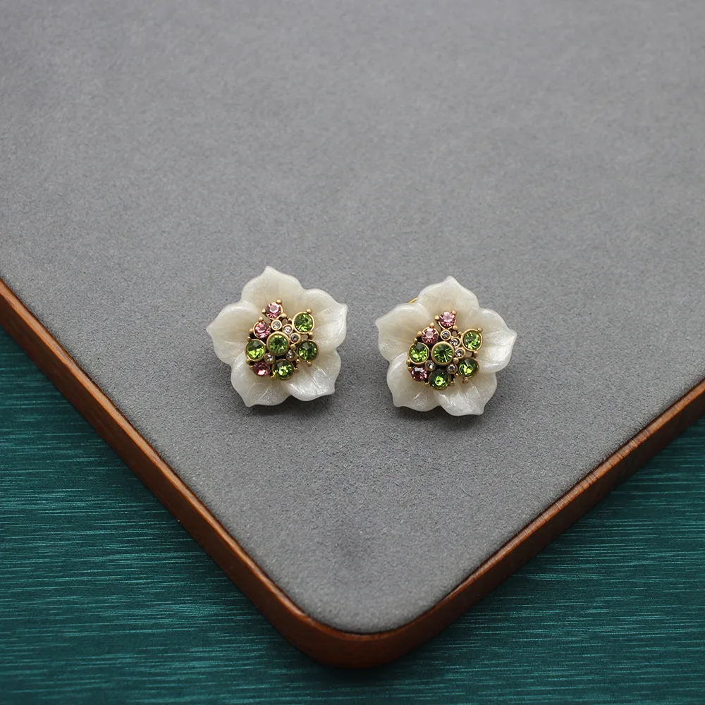 Vintage Niche Resin Petal Earrings Jelly Glass Studs French White Flower Earrings Jewelry Accessories Birthday Gifts for Women