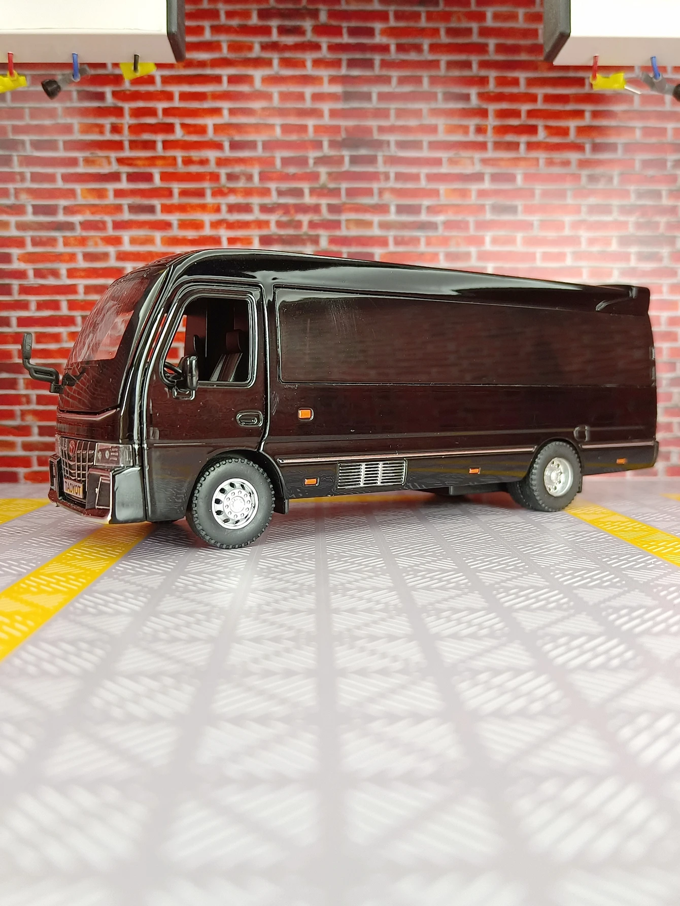 

1:32 сплав, коммерческий автомобиль, фургон, модель автомобиля, украшение автомобиля, коллекция автомобильных дверей, можно открыть детский игрушечный автомобиль, подарки