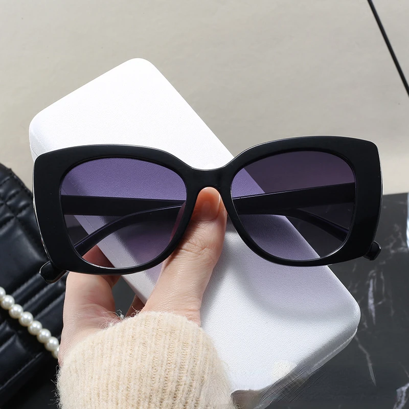 Lunettes de soleil aux yeux de chat pour femmes, lunettes de soleil décoratives, mode rétro, photo de rue