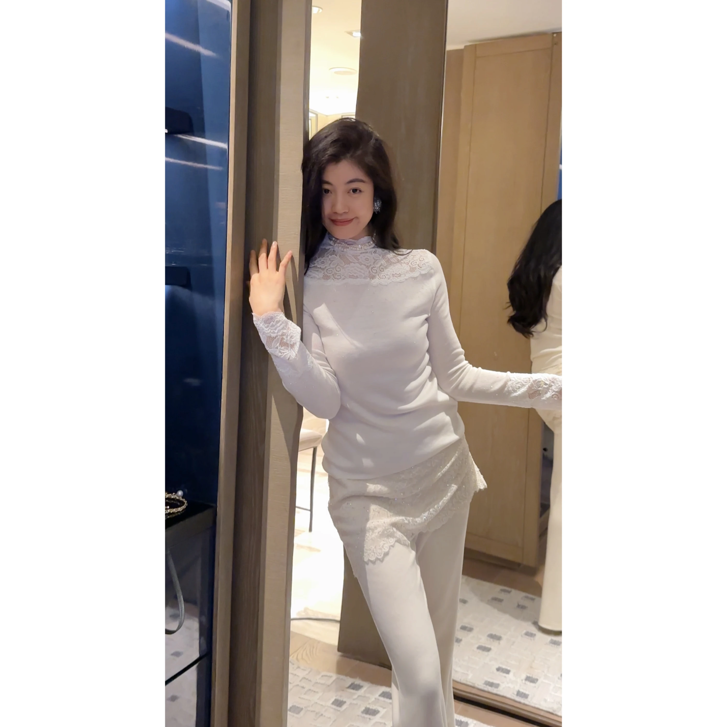 

Женский приталенный вязаный свитер NCOU Зима 2025 с кружевной вышивкой и пэчворком, шерстяной базовый топ, модный дизайн