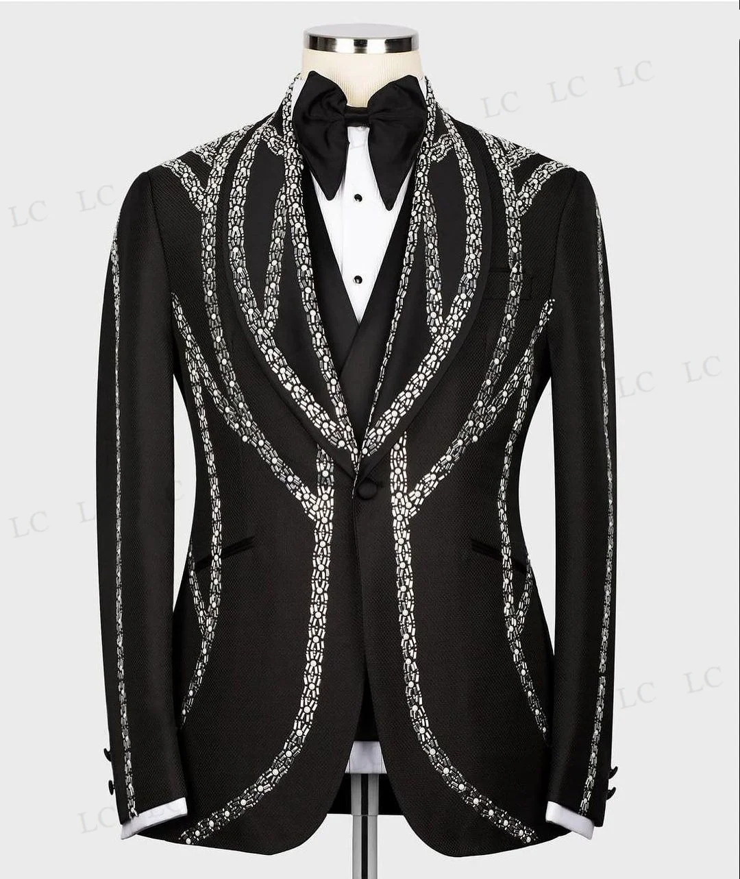 Exquisite 3 Piece Blazer Vest Pants Diamonds Men Suits Tuxedo Beadings High Fashion Prom Wear Wedding Groom Plus Size Custom