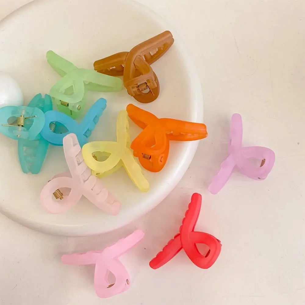 New Jelly Color Plastic Hair Clip Mini Hair Claws Women Girls Cute Hairpin Little Ponytail Shark Clip Hair Styling Accessories