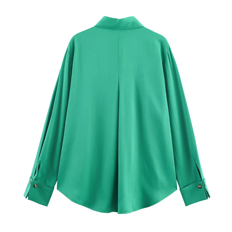 Modna i uniwersalna elegancka koszula z kieszeniami o teksturze jedwabnej satyny