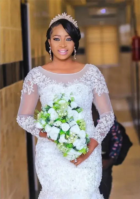 カスタマイズされた魅力的なスクープネックラインのウェディングドレス、プラスサイズ、長袖、マーメイド、アフリカのウェディングドレス