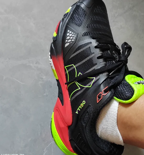 

New 2025 Hot Sale Unisex Professional Breathable High Quality Training Table Tennis Shoes Competition Badminton Shoes Sports Sho