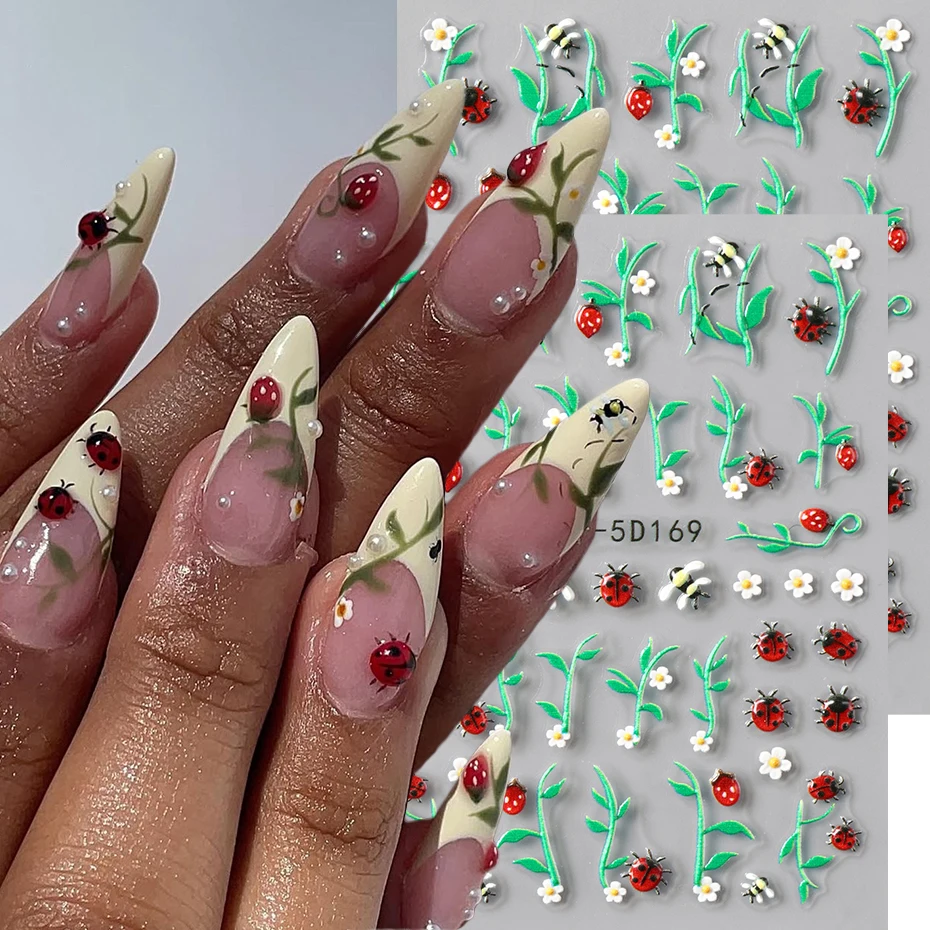 لطيف الكرتون الخنفساء الأزهار مسمار ملصقات 5D تنقش ذاتية اللصق مسمار الشارات بما في ذلك الفراولة ديزي DIY مسمار الديكور