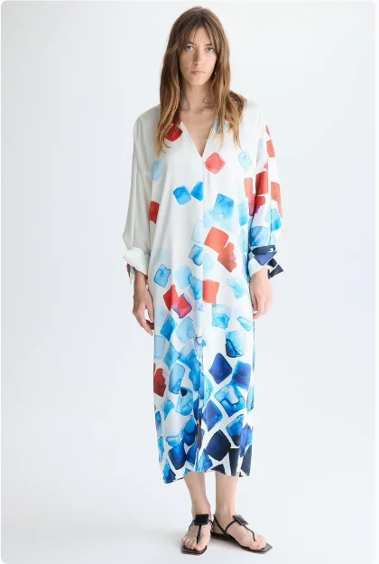 Foreign trade original order Spanish fashion new product, embroidered printed high street long V-neck long sleeved dress