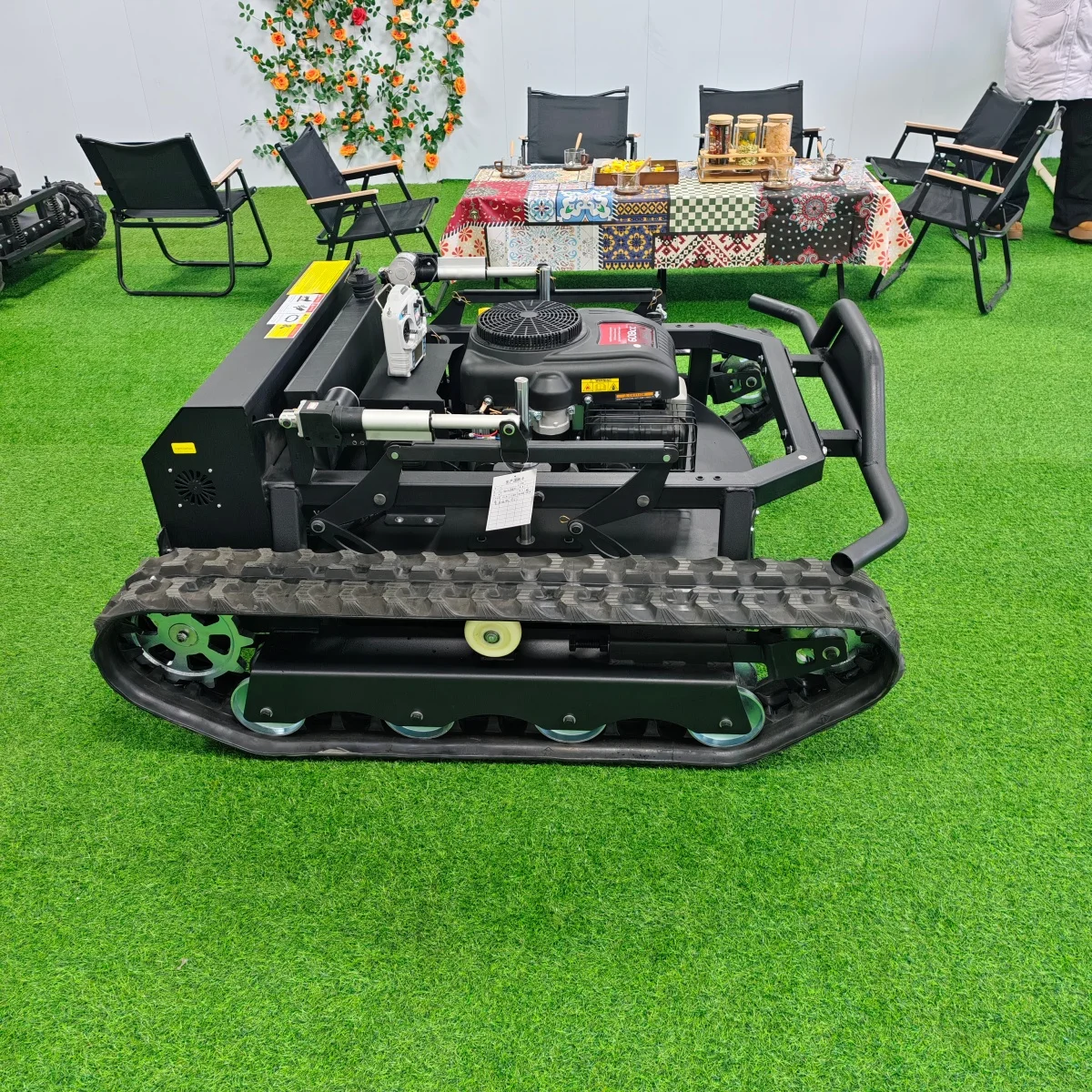 Customized Cutting Width Of The Remote Controlled Lawn Mower 550 mm 800 mm 1200 mm Ce Epa Remote Controlled Lawn Mower