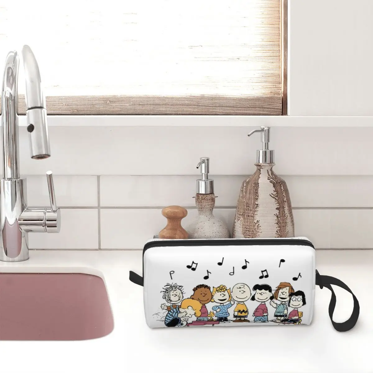 Snoopy Charlie Sally Music Makeup Bags Cartoon Women Cosmetic Bag Trendy Travel Makeup Organizer Case