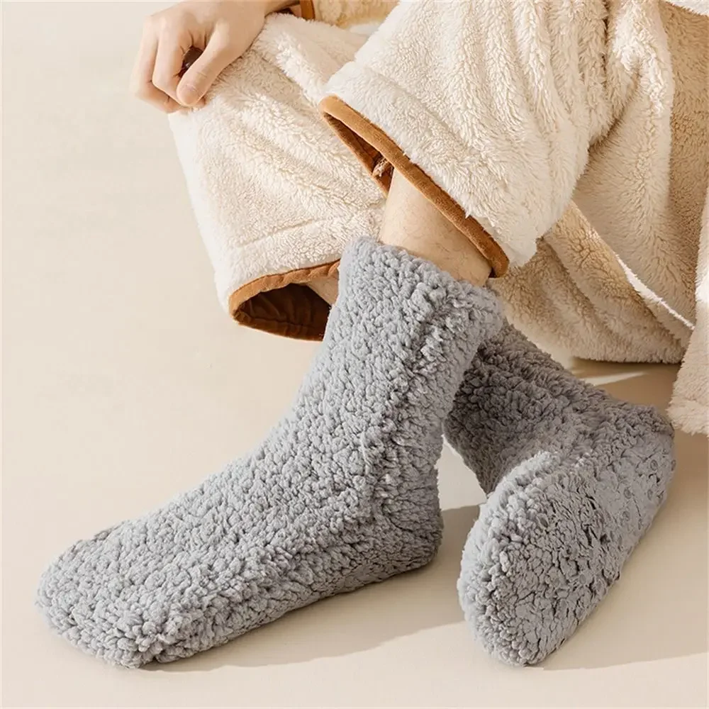1쌍 실리콘 논슬립 바닥 양말 보온 부드러운 캐시미어 수면 양말 편안한 두꺼운 카펫 홈 양말 여성 남성용