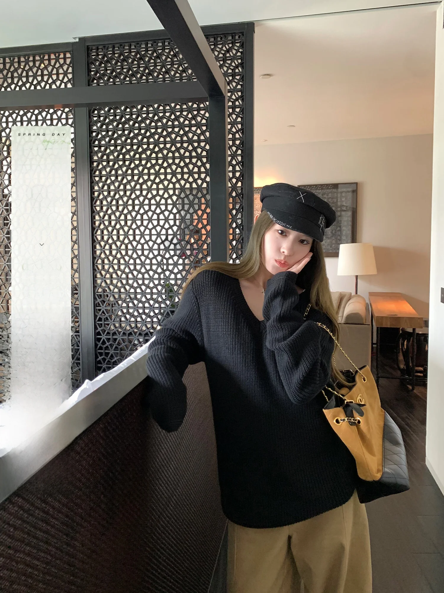 

Hhyii: Черный вязаный свитер с V-образным вырезом в стиле Lazy Style, женский свободный топ с длинными рукавами, корейский дизайн, премиум-качество, осенняя мода