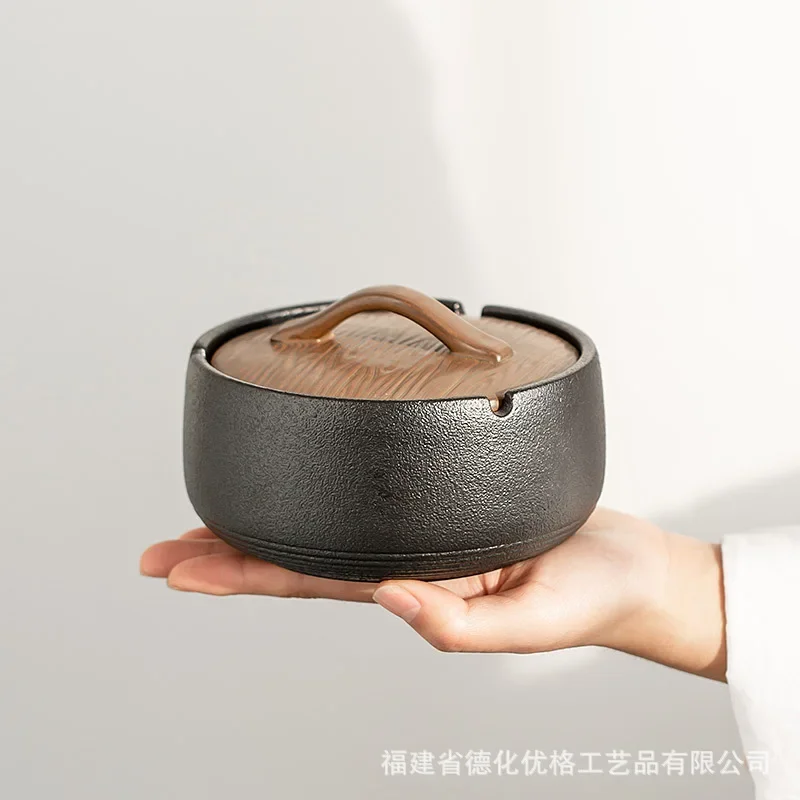 

Ceramic Ashtray with Lid Creative Personality Trend Anti-Fly Dust Home Living Room