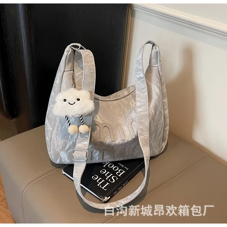 

2025 New Women's Casual Retro Tote Bag Large-Capacity Stylish Shoulder Messenger Simple Fashion