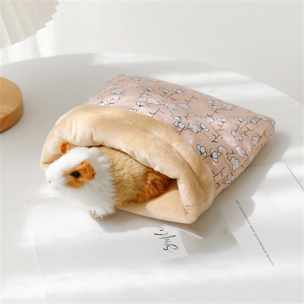 Cartoon Flower Santa Claus Guinea Pig Sleeping Bags Soft Cotton Hedgehog Rat Cage Pet Rest House Hut Tent Hamster Accessories