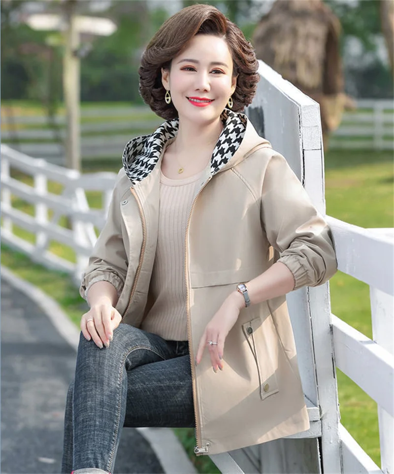 New Middle-aged Elderly Women Jacket Spring Hooded Zipper Overcoat Autumn Coats Outerwear Mother Clothes Female Windbreakers 5XL