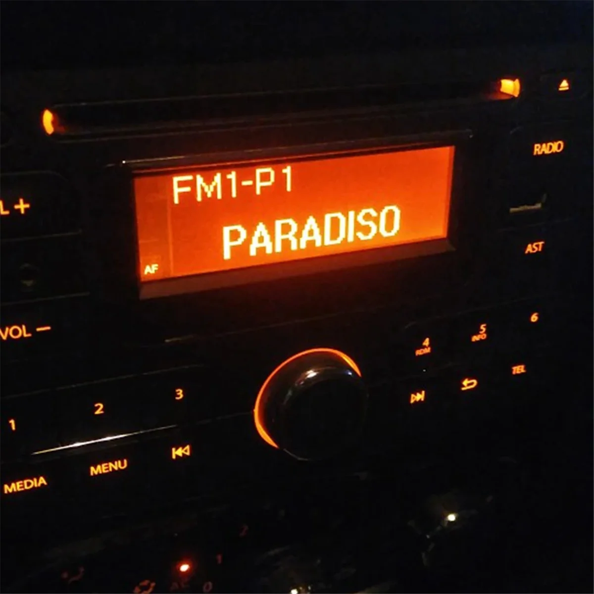 Latest LCD Display for Renault Duster Captur Logan Pulse Symbol 3rd-Gen Radio Stereo Interior Instrument