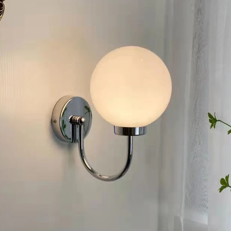 

Железная сфера, стеклянный настенный светильник, светодиодная лампа, золото, серебро, молочно-белый абажур для гостиной, спальни, прикроватная тумбочка, украшение для обеденного стола