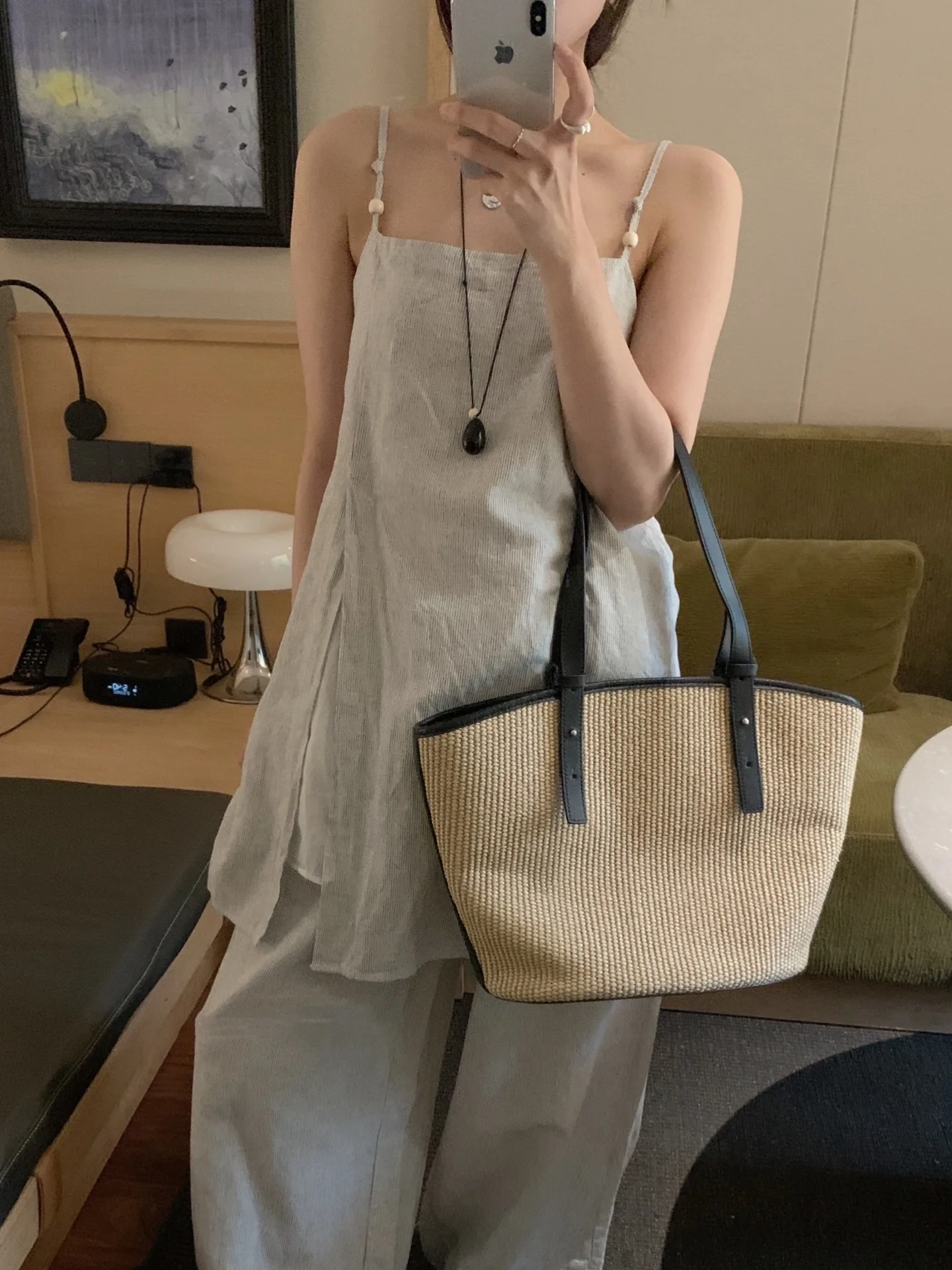 

Korean Style Women's Chic Stripe Crop Top And Loose Casual Pants Two-Piece Set Versatile And Fashionable Summer Outfit