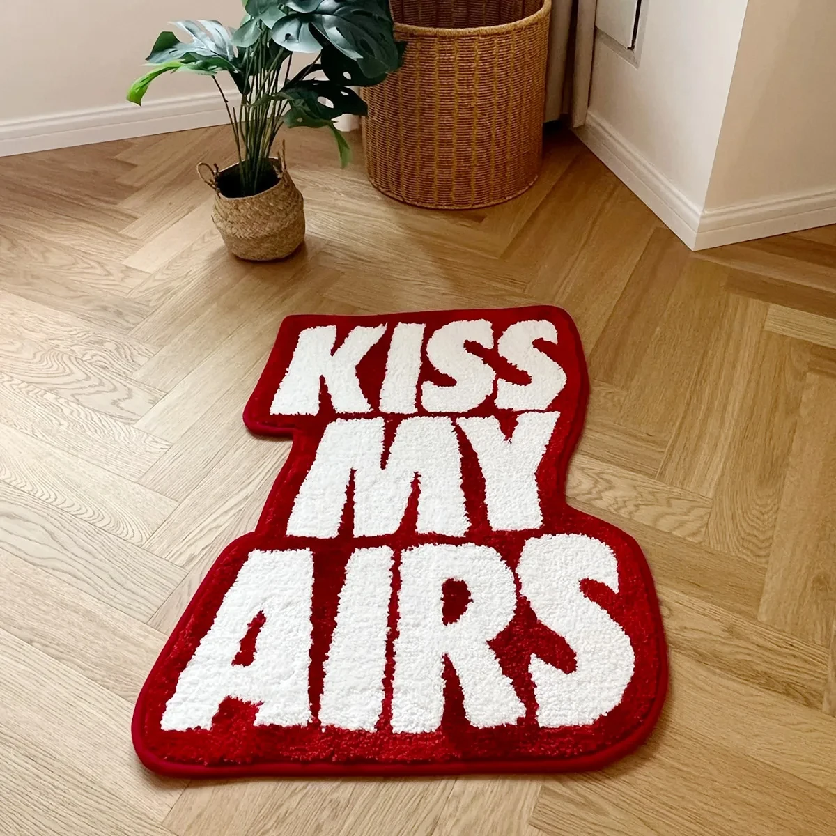 Creative Red Kiss My Airs Handmade Rug Tufted Thickening Rug Purely Handmade Soft Suitable for Room Decor Fluffy Carpet Bedroom