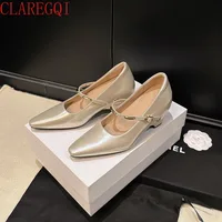 Chaussures de travail confortables pour femmes, chaussures Mary Jane pointues, chaussures polyvalentes en cuir souple à bride unique pour femmes, élégantes. 4